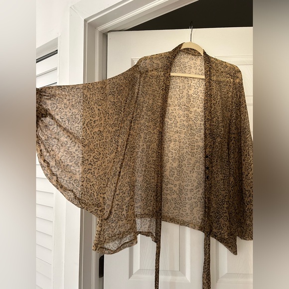 Stunning sheer leopard Z and L Europe free people anthro spell throw caftan top - Picture 2 of 4